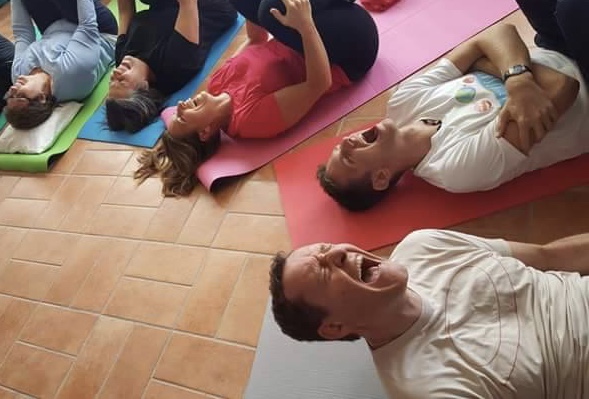 Yoga della risata